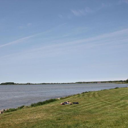 Ferienhaus Frigga Haus - Terrasse, Garten, Meerblick Wiek auf Rugen Bagian luar foto