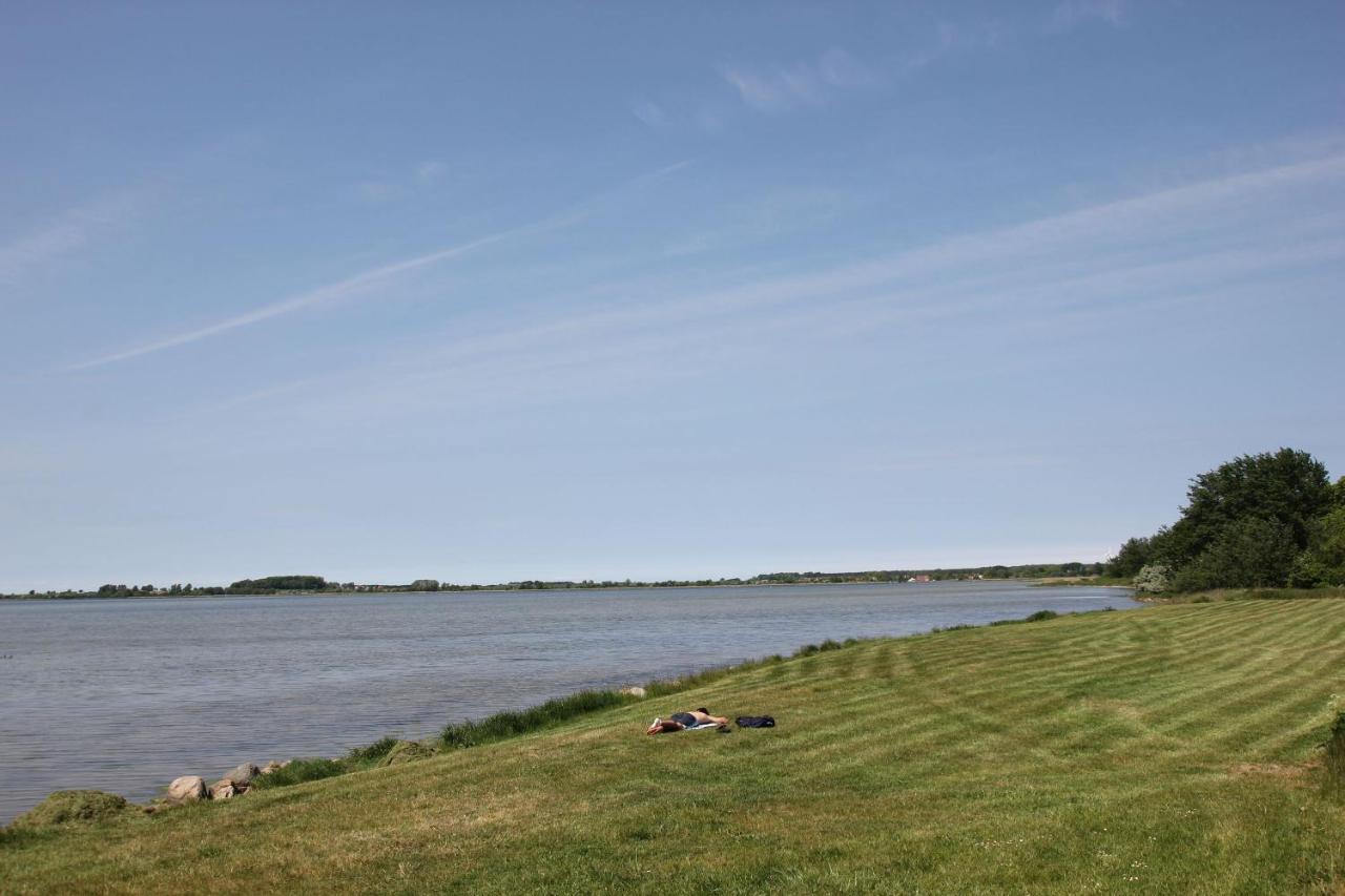 Ferienhaus Frigga Haus - Terrasse, Garten, Meerblick Wiek auf Rugen Bagian luar foto